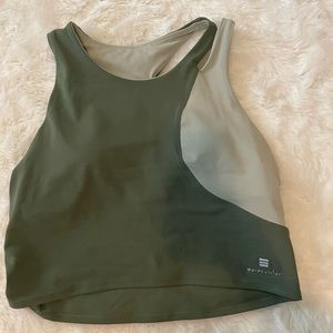 Lululemon cropped workout top!